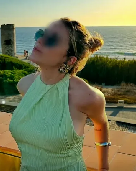 Alexandra, 38