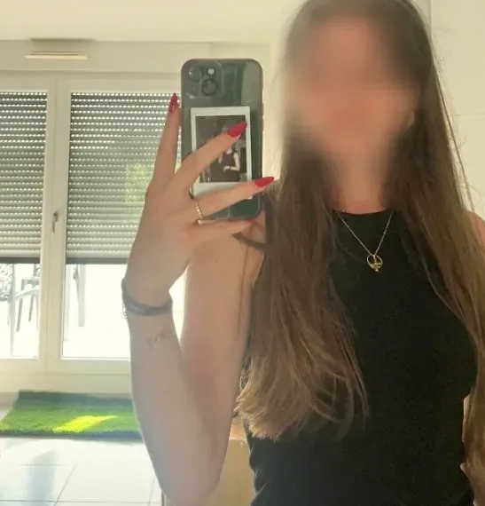 Elena, 27
