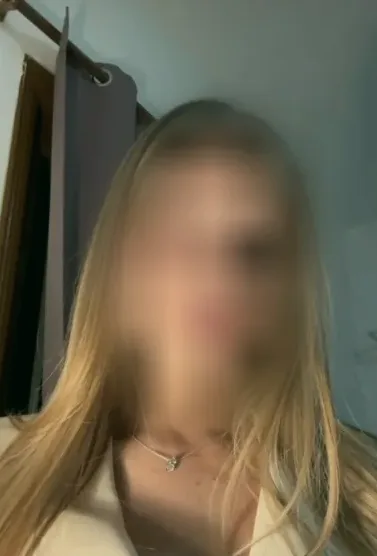 Fiona, 22