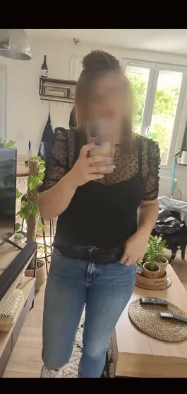 Ivona, 34