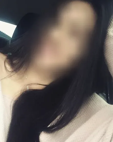 Laura, 34