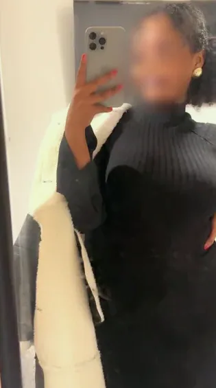 Lea, 25