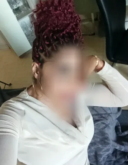 Leonie, 36