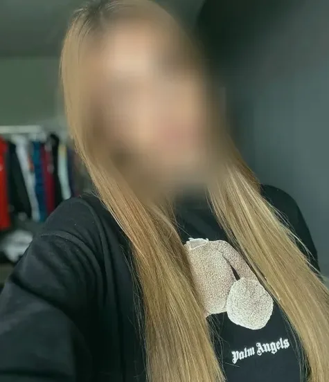 Martina, 28