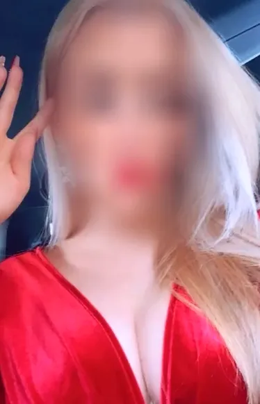 Michaela, 36