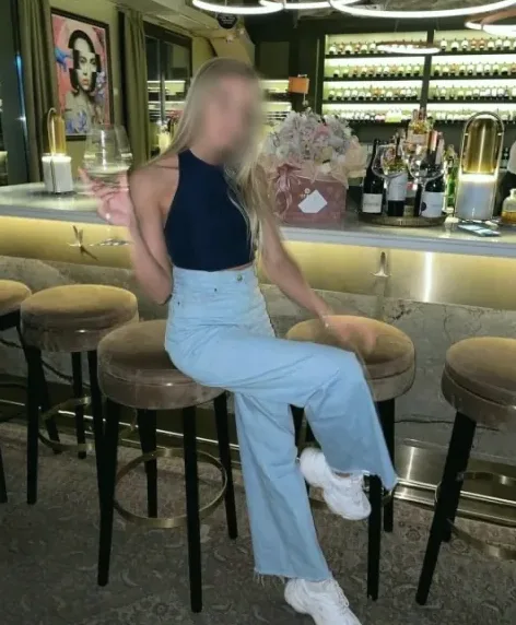 Nikolina, 34