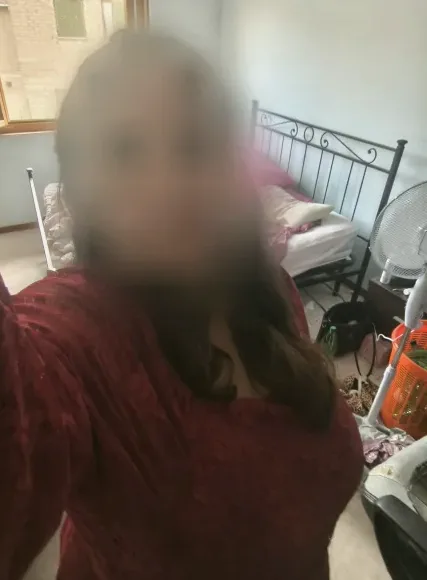 Sabine, 32