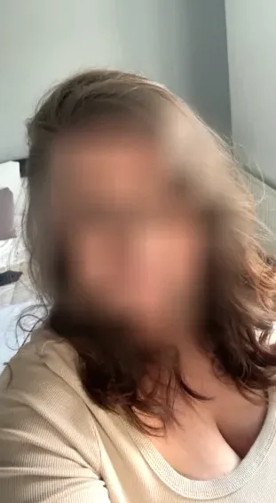 Sabine, 36