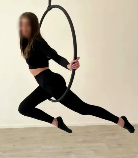 Sabrina, 25